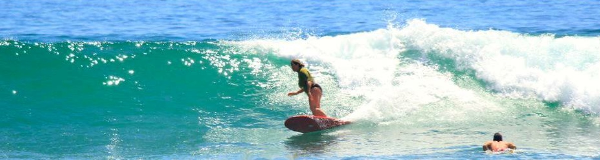 Camille Ysebrands Surfing